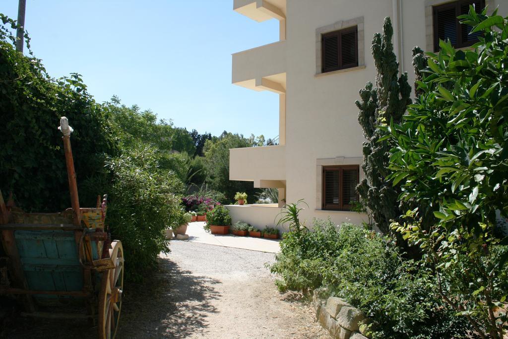 Hotel Villa Mokarta Salemi Екстериор снимка